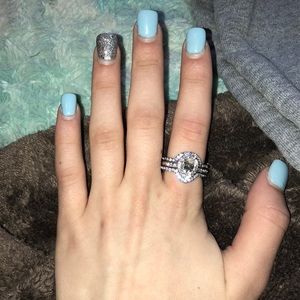 Cosmetic rhinestone ring